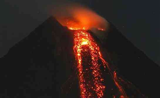 Mayon Volcano shows persistent lava flow, rockfall events