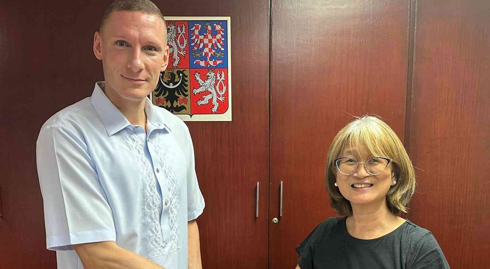 Embassy of Czech Republic donates ₱1-M for Percy Lapid commemoration project