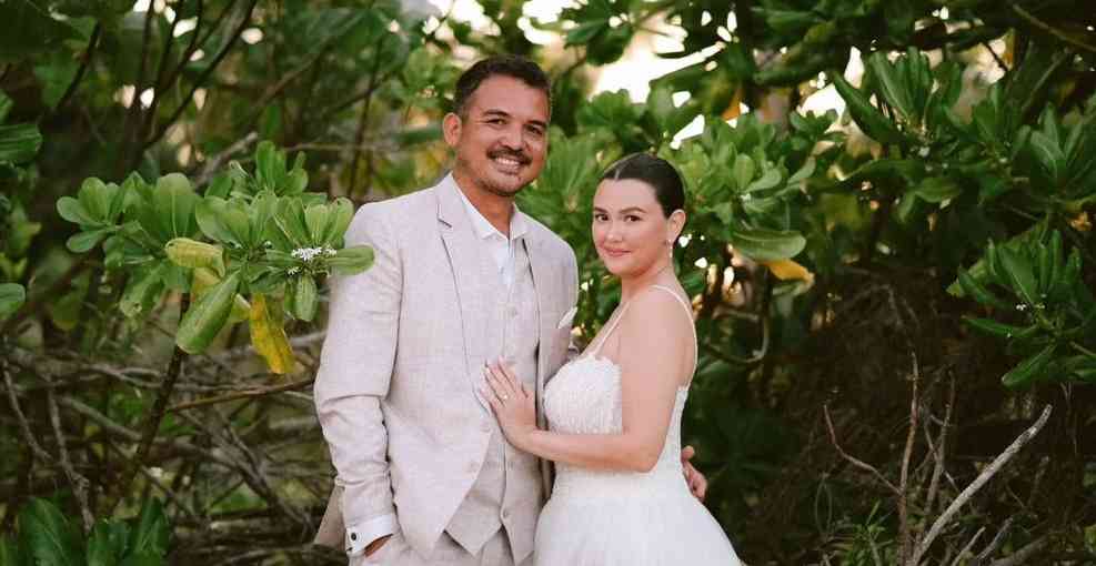 LOOK: Angelica Panganiban, Gregg Homan hold second wedding in Siargao