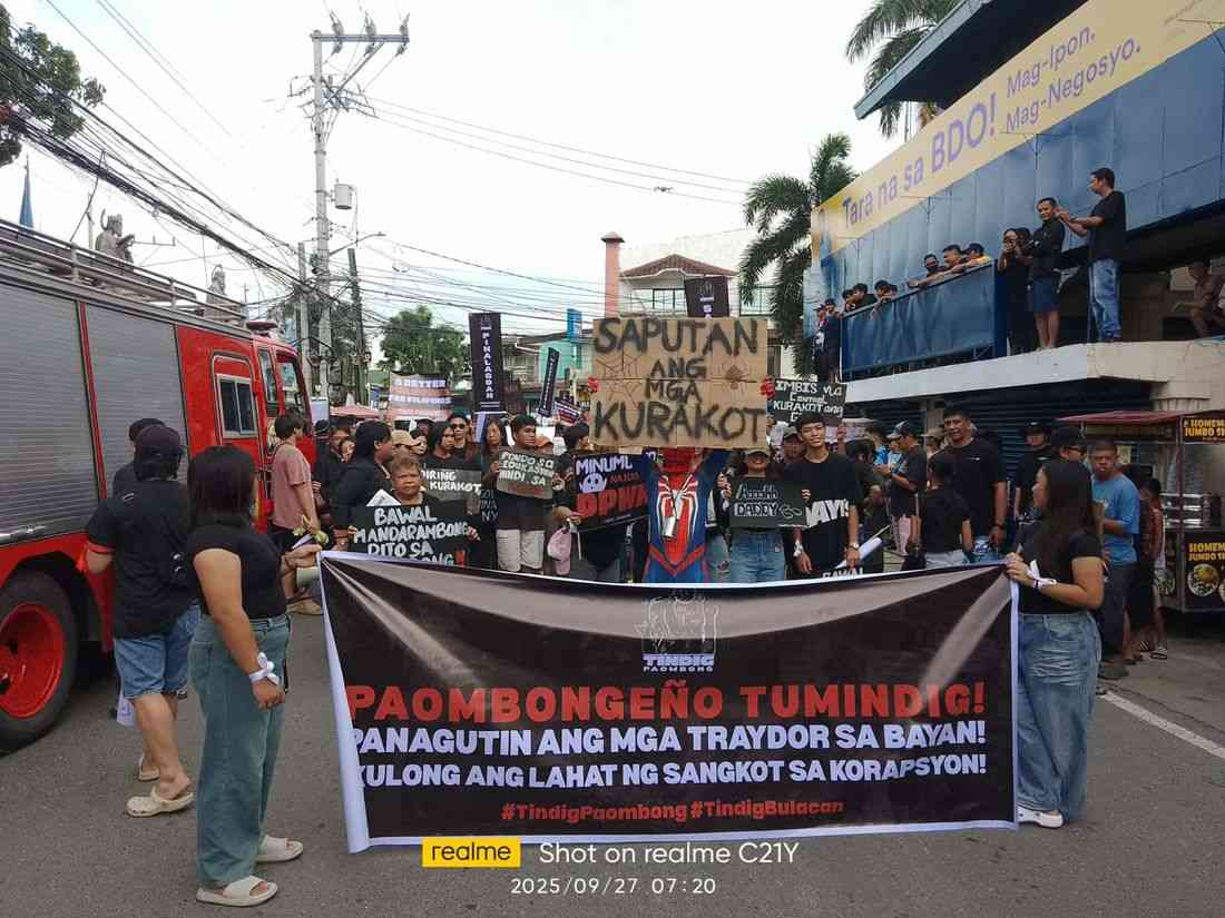 'Tuluyan nang lumulubog sa baha': Bulacan residents stage protest against flooding, corruption