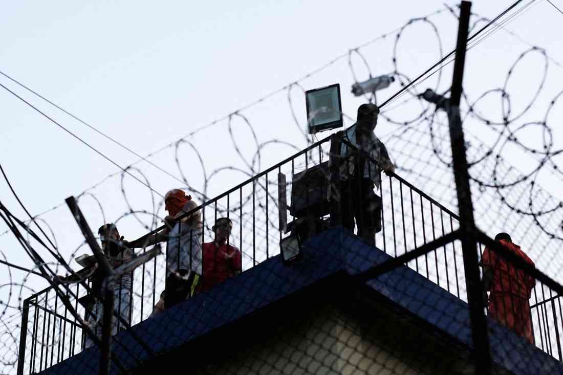 Cops killed, school canceled in Guatemala as gang violence erupts