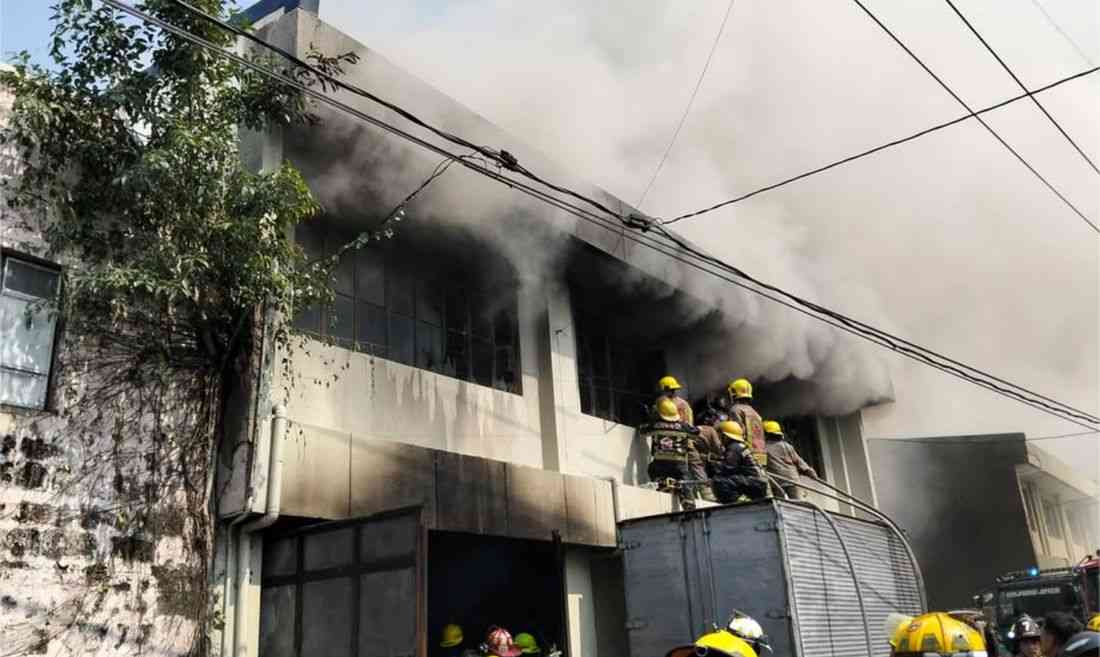 1 dead, 3 injured in warehouse fire in Navotas City