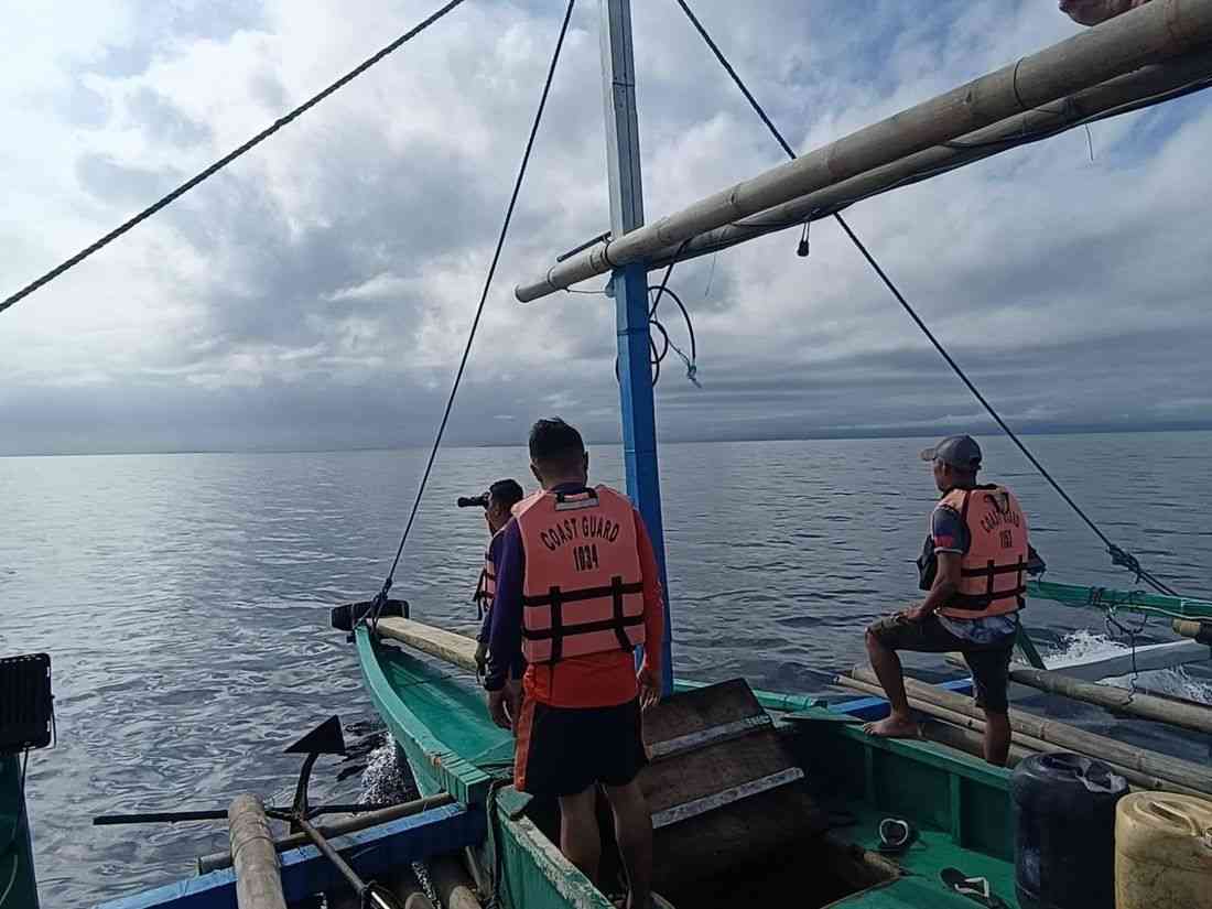 Motor banca capsizes off Pitogo, Quezon; 1 missing, 1 injured