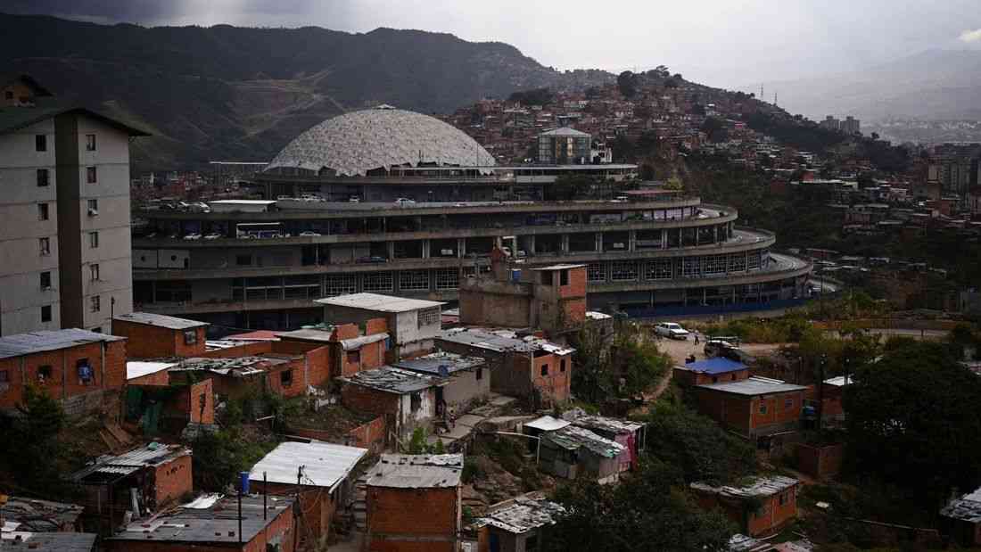 Venezuela plans amnesty law for prisoners, vows to convert major prison center