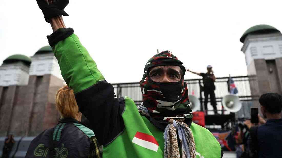 Indonesian ride-hailing industry set for shake-up under draft presidential decree