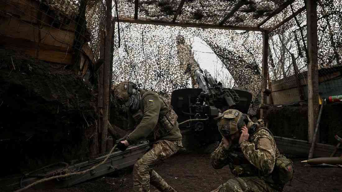 Putin to discuss Ukraine peace with U.S. envoys after Trump says a deal is reasonably close