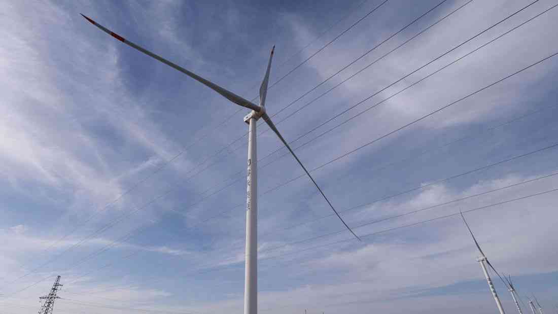 Davos: China defends wind power strategy after Trump's criticism