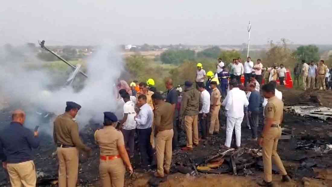 Deputy chief minister of India's Maharashtra state among five dead in air chartercrash