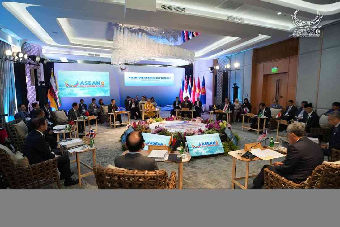 PH, China hold talks on “Code of Conduct”, South China Seas issues