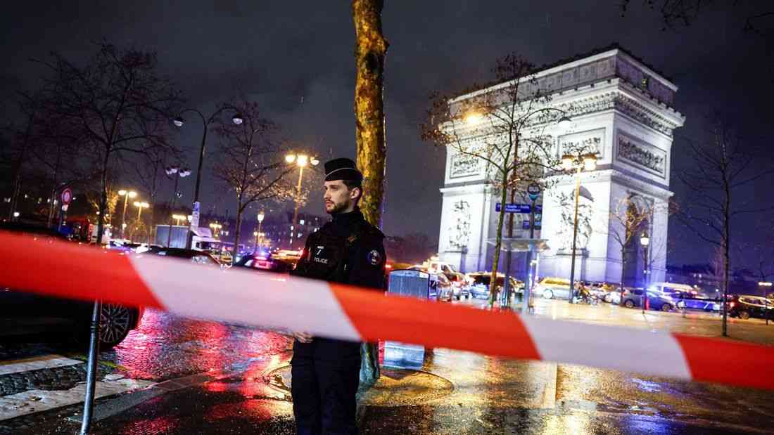 Man shot dead after attacking police near Arc de Triomphe in Paris