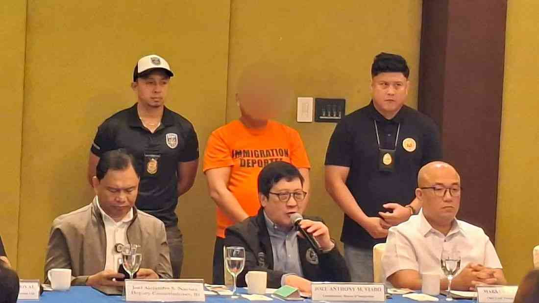 Chinese national seized for posing as Filipino