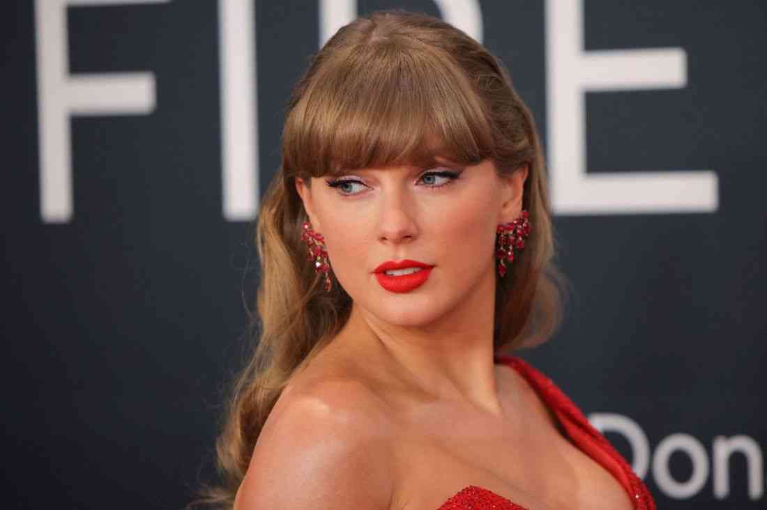 Taylor Swift named best-selling artist of the year for sixth time
