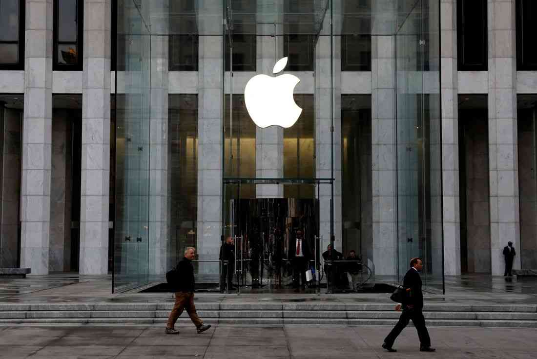 Apple shareholders reject call for report on China manufacturing risks