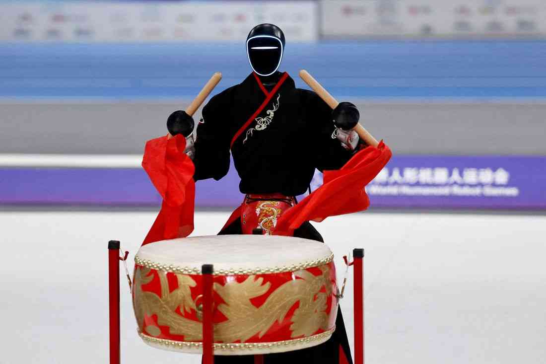 Chinese robot makers ready for Lunar New Year entertainment spotlight