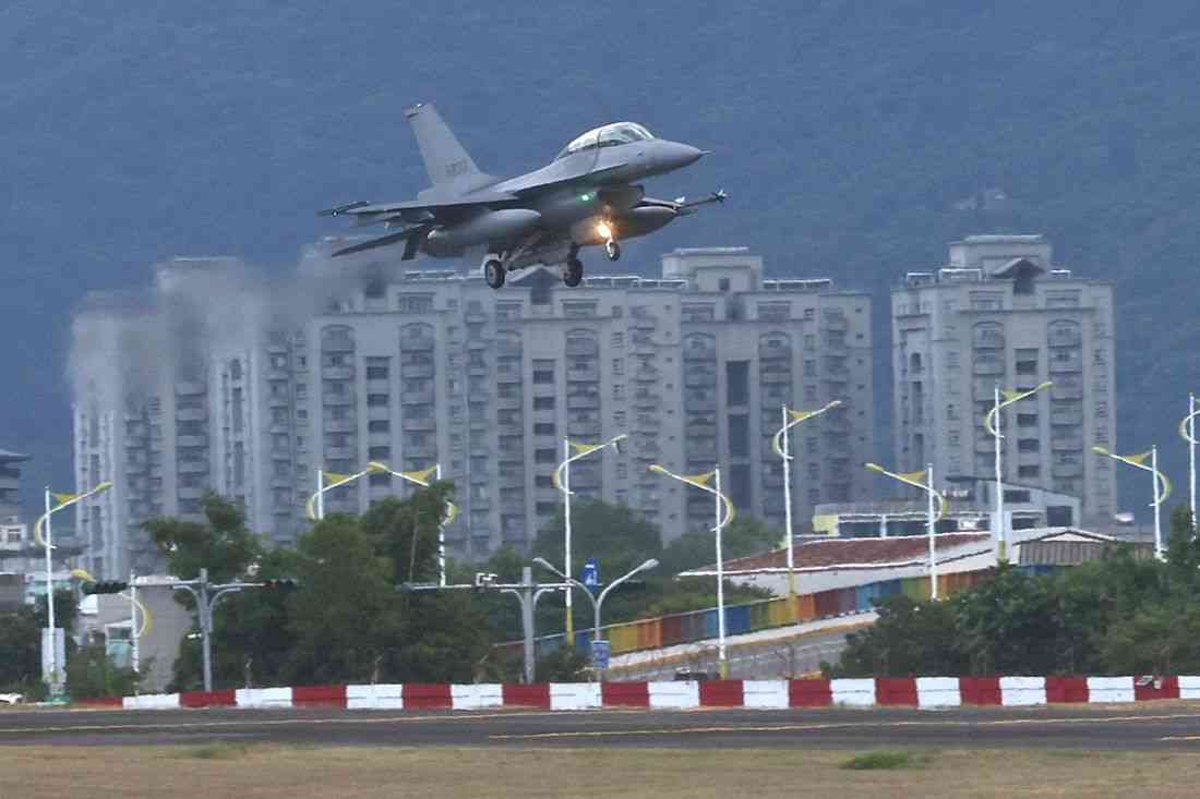 Taiwan says delayed US F-16s to start arriving this year