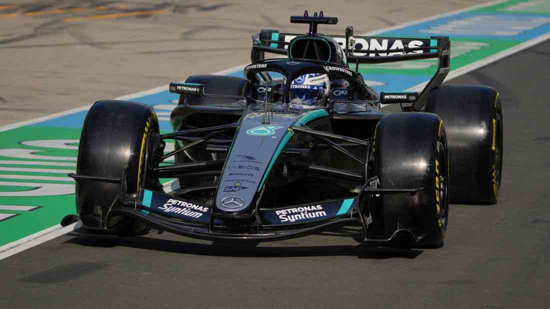 Motor racing-F1 leader Russell puts Mercedes on pole for China sprint race