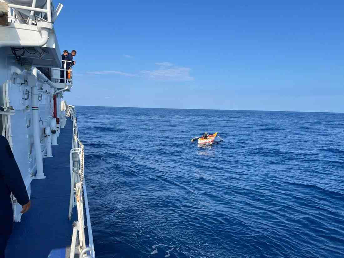 Missing fisherman rescued by PCG off Bajo de Masinloc after five days at sea