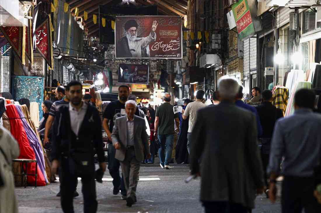 Trump says Iran can phone if it wants to talk; Iranian minister heads to Russia