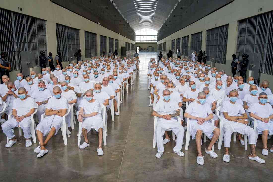 El Salvador holds mass trial for 486 alleged gang members