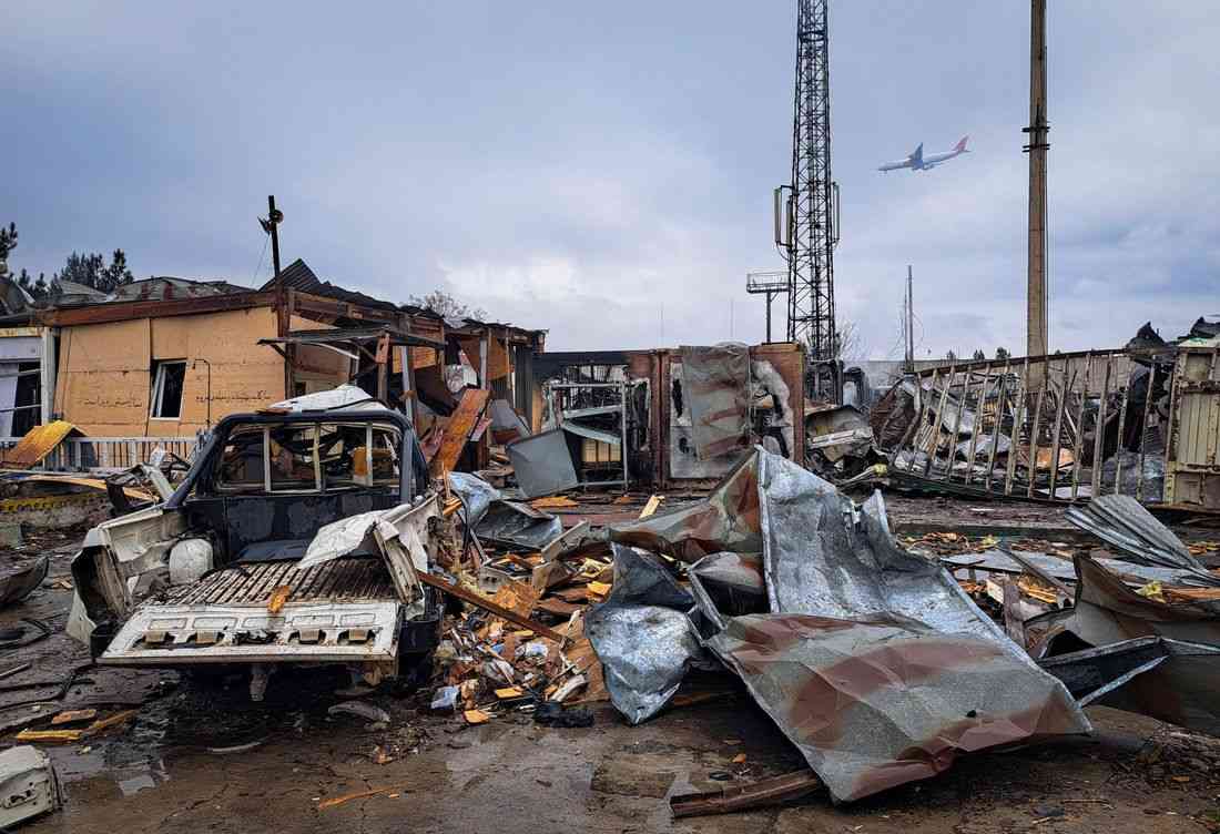 Pakistan says it is in talks with Afghanistan to end conflict