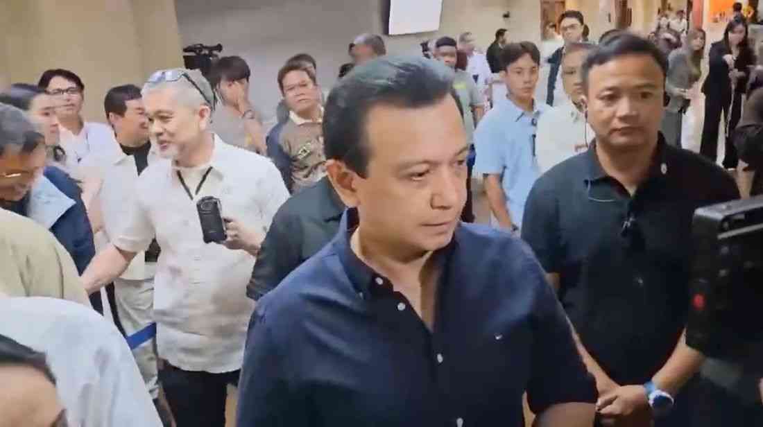 Trillanes waiting to serve Bato dela Rosa his ICC arrest warrant: ‘Ako daw magpoposas sa kanya’
