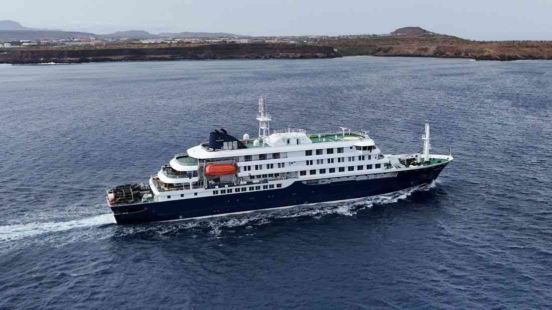 Countries scramble to track passengers of virus-hit cruise ship