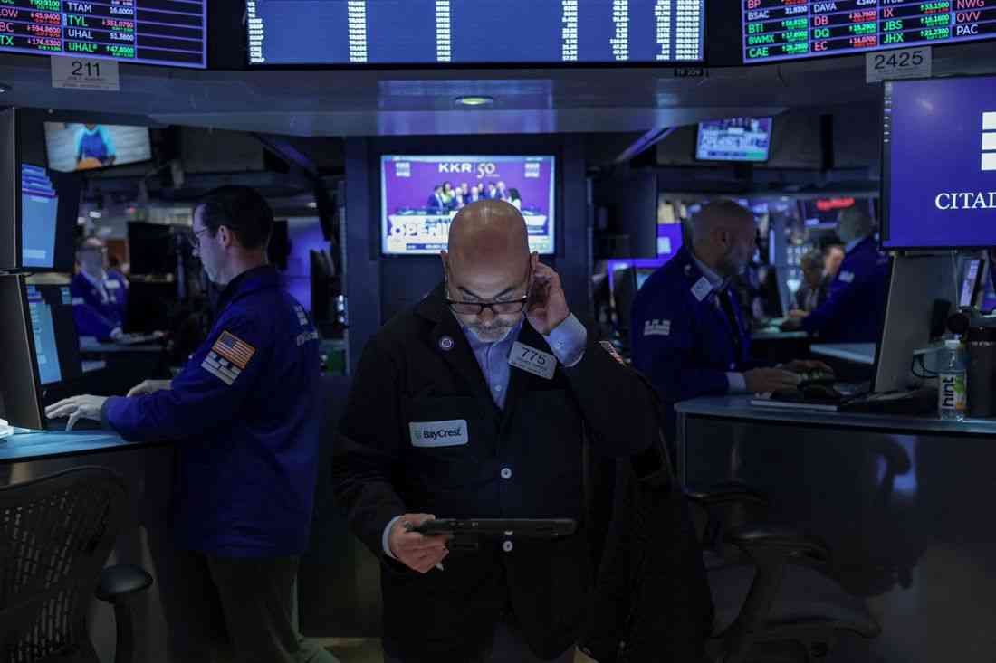 Global markets tread water as yen moves dominate currency trading