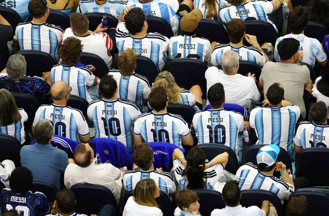 Soccer-Argentina sings collective happy birthday to Messi