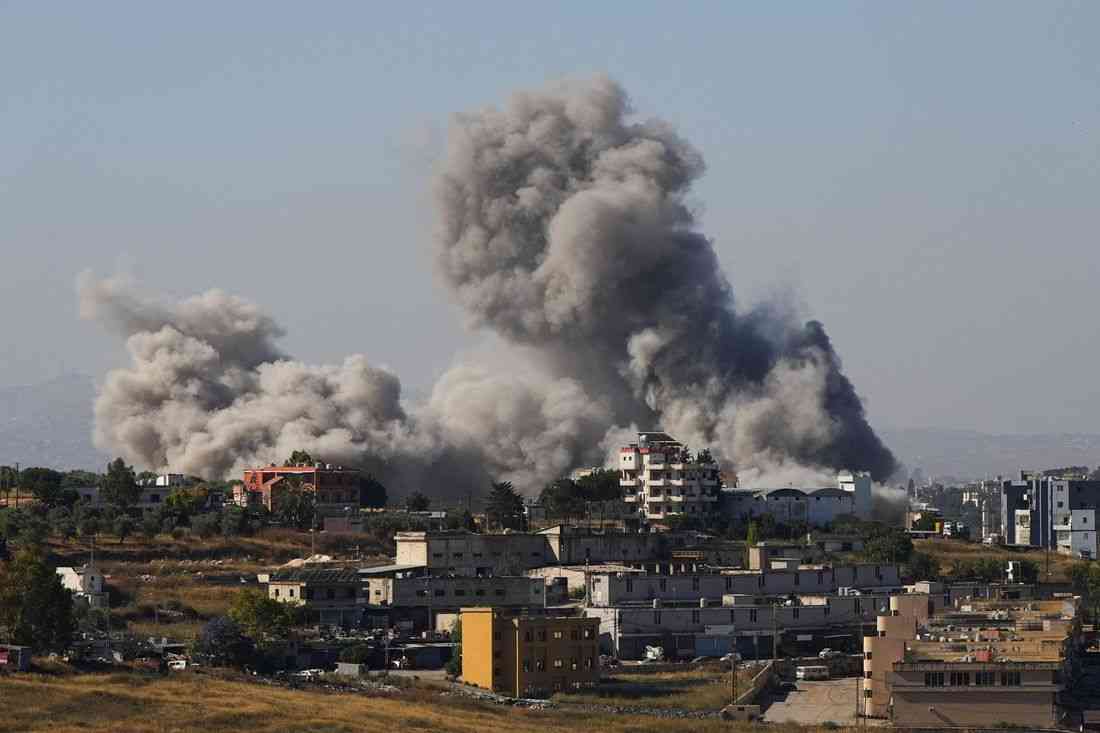 Iran negotiators, Vance head for Switzerland but Lebanon fighting continues