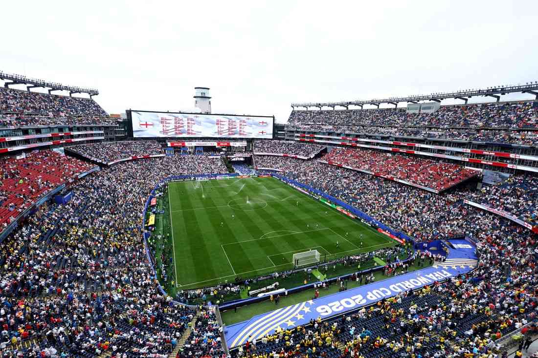 Soccer-World Cup turnout defies concerns, as Americans flock for the spectacle