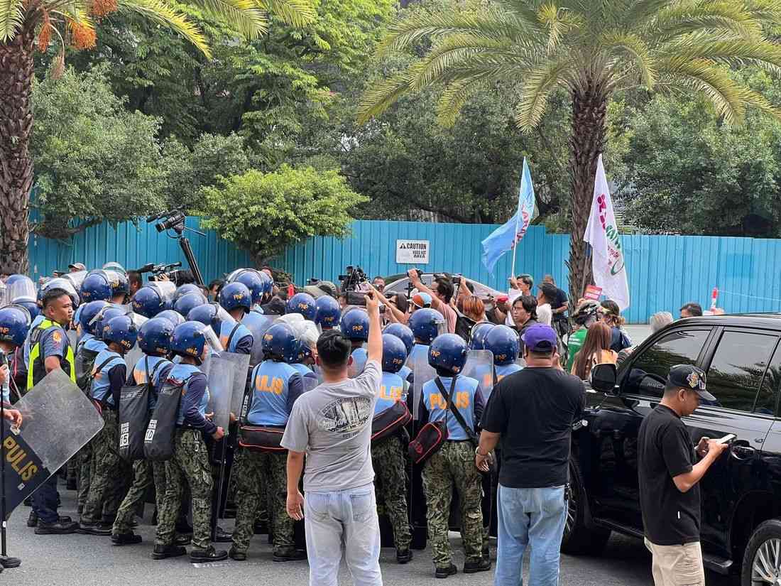 Protesters, police clash during rally against Rubio visit, Pax Silica project in Pasay City