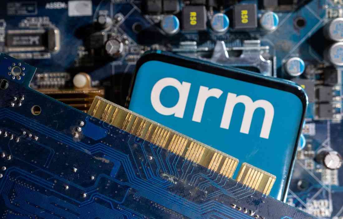 Arm forecasts quarterly revenue above estimates on AI-driven chip demand