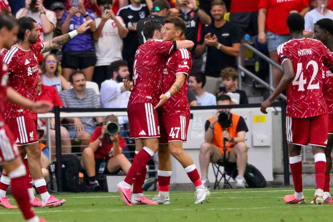 Soccer - Iraola begins Liverpool reign with pre-season win over Sunderland