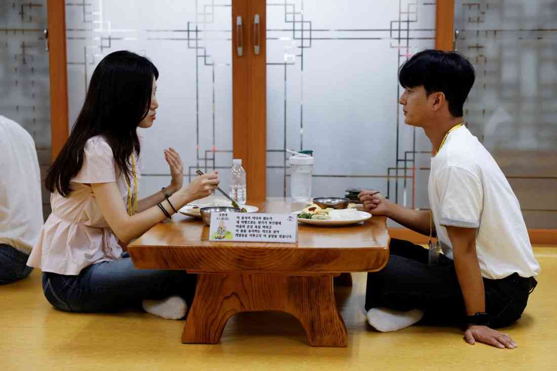 South Korean singles look for their dream match at Buddhist temple retreat