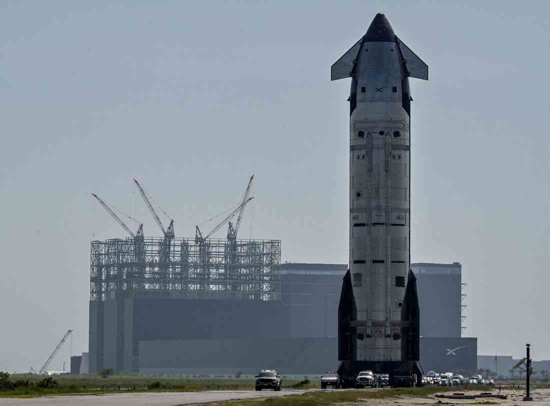 SpaceX launches 13th Starship test, briefly deploys first upgraded Starlinks