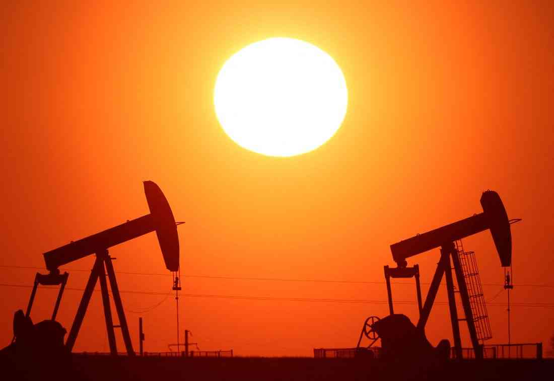 Oil prices extend gains on escalating Middle East hostilities