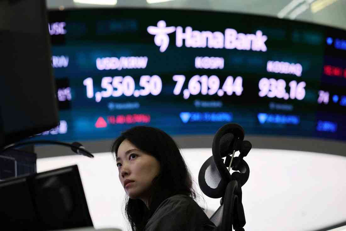 AI anxiety sparks tech rout, broad selloff in Asian markets