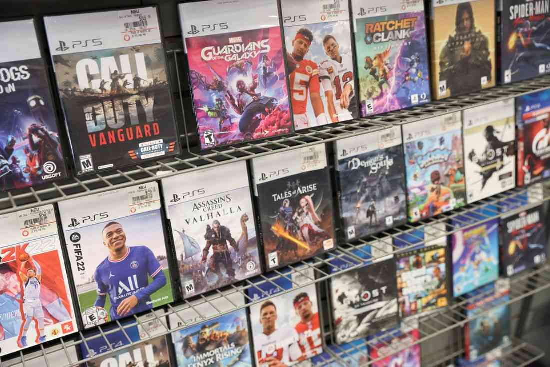 Sony to end discs for new PlayStation releases as gaming shifts online
