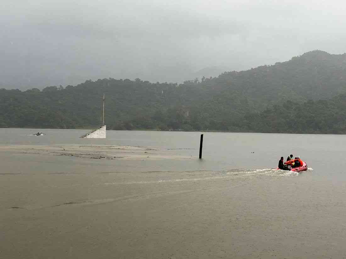 3 passengers remain missing after Zambales motorbanca capsizes