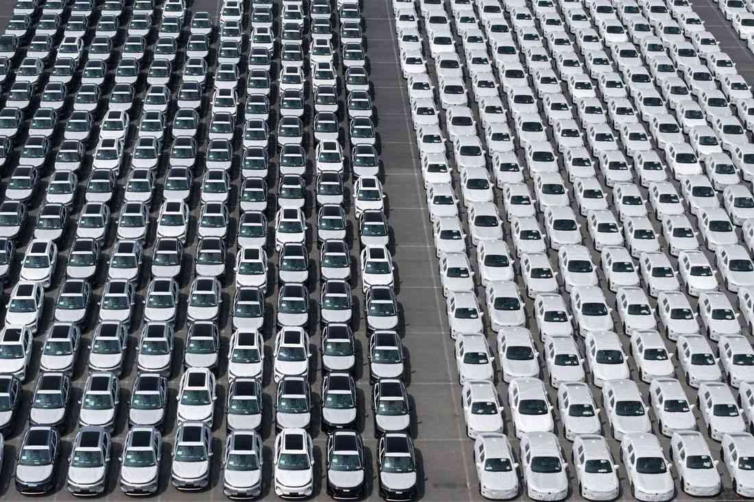 Senators will try to win approval of permanent Chinese car ban in November