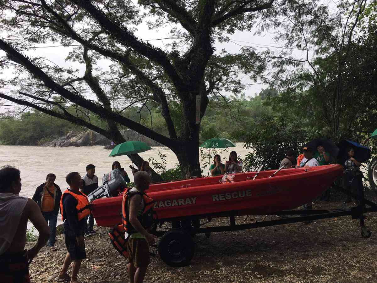 Flood displaces residents due to dams spill in Bulacan