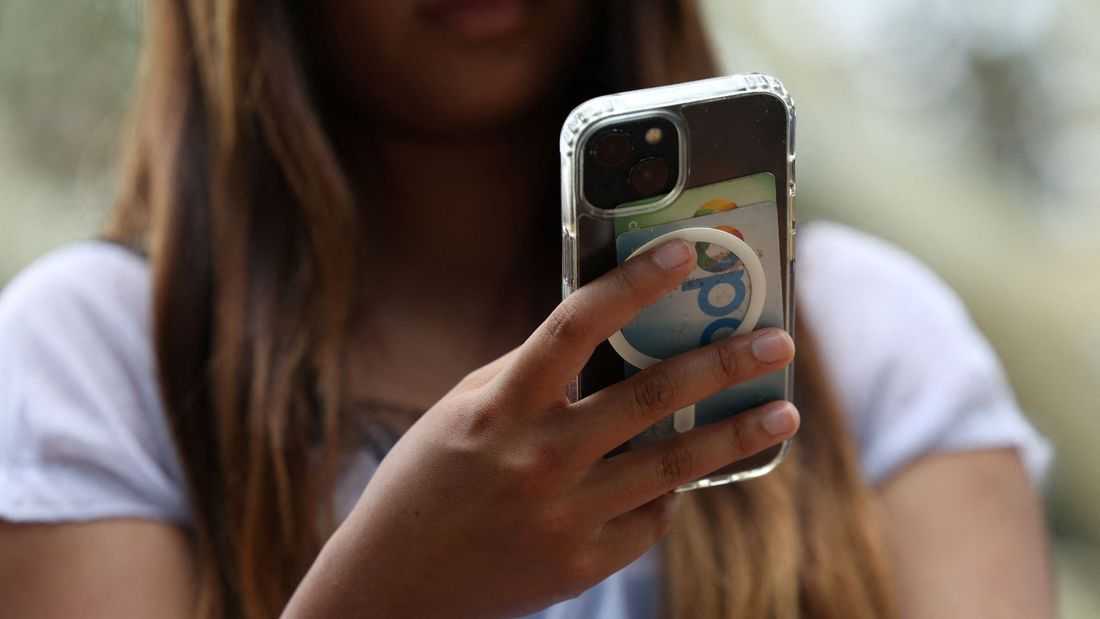 UK considers Australia-style social media ban for children