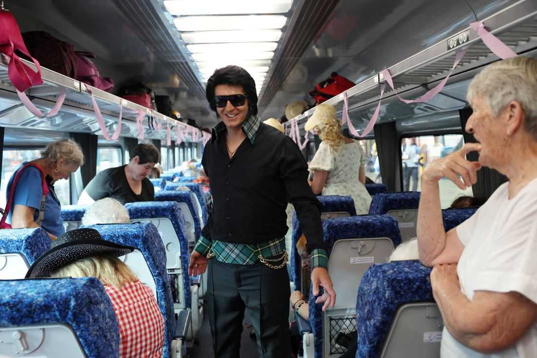 Elvis Presley-themed train departs for Australian tribute festival