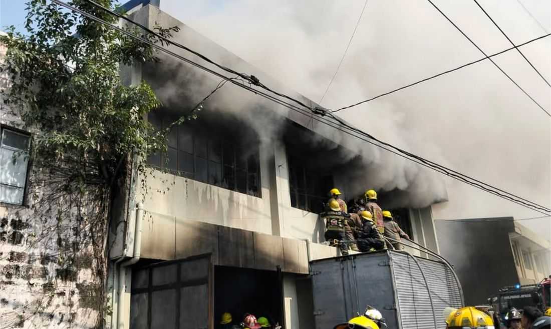 1 dead, 3 injured in warehouse fire in Navotas City