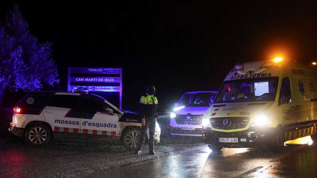 Commuter train derails near Barcelona; driver dead, four badly injured