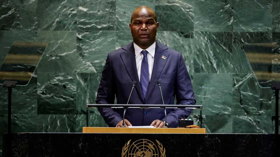Mozambique floods force thousands to flee as rising waters cut off communities