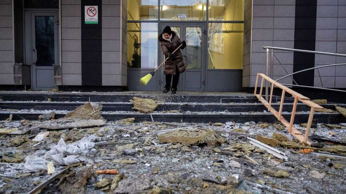 Russia pounds Ukrainian energy in diplomatic snub, Zelenskiy says