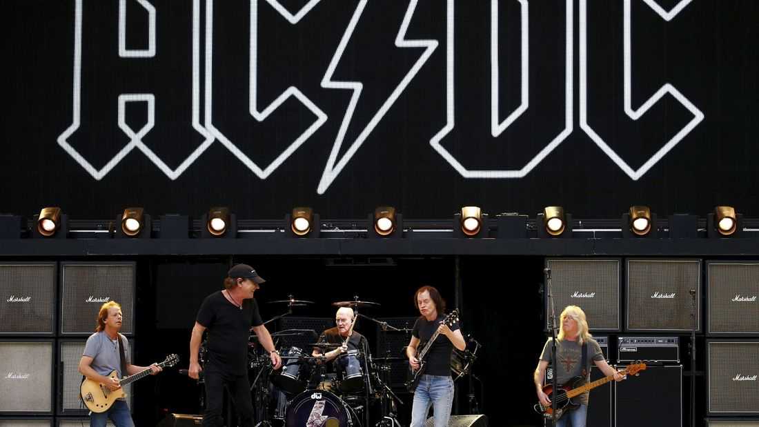 AC/DC guitarist Stevie Young hospitalized in Buenos Aires