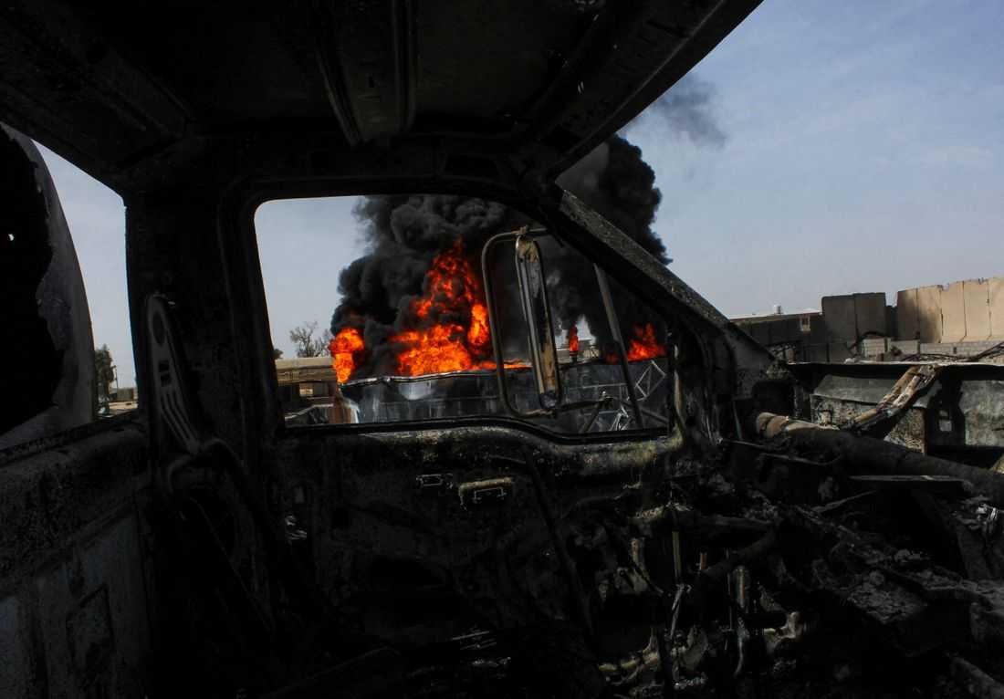 China urges Afghanistan, Pakistan to resolve tensions via talks, not force