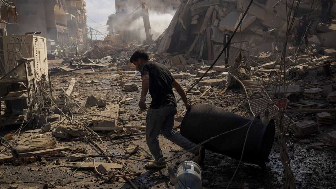 Iranian delegation lands in Islamabad ahead of 'make-or-break' talks